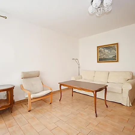 Victus Apartamenty, Mango