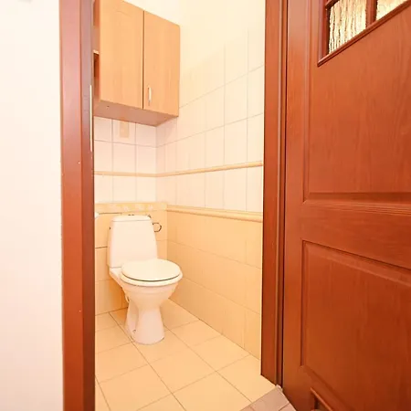 Victus Traditional With Balcony In By Renters *